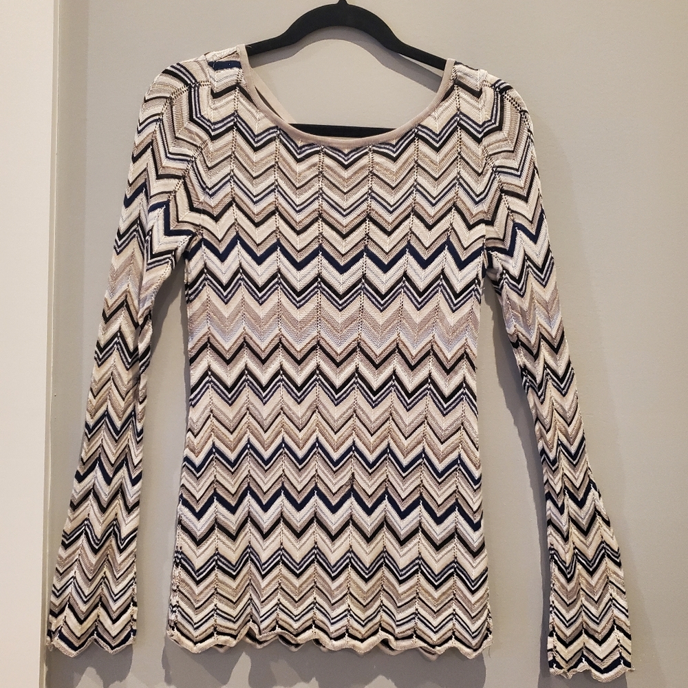 Black house white market lightweight sweater